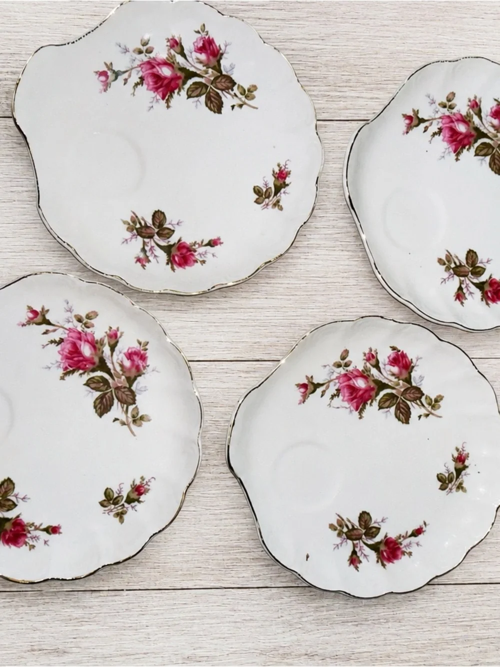 18 Pc Bond Ware Pompadour Rose Fine China Japan Dinnerware Set Gold Trim